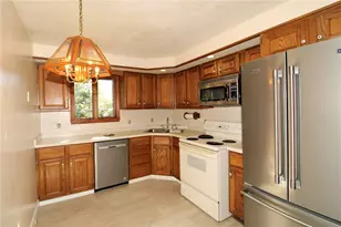 4297 E Barlind Dr, Pittsburgh, PA 15227 - Photo 9