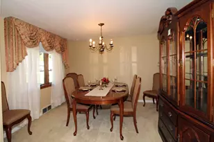 4297 E Barlind Dr, Pittsburgh, PA 15227 - Photo 5