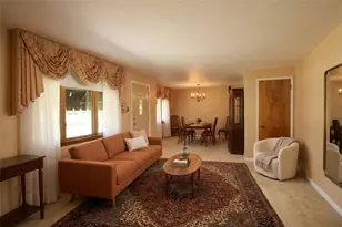 4297 E Barlind Dr, Pittsburgh, PA 15227 - Photo 3