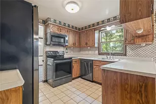 402 Golden Grove Rd, Economy, PA 15005 - Photo 11