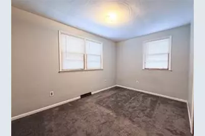 6 Logan Ave, City of But NE, PA 16045 - Photo 9