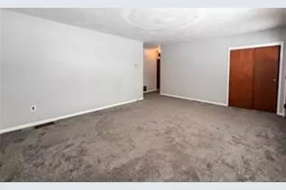 6 Logan Ave, City of But NE, PA 16045 - Photo 5