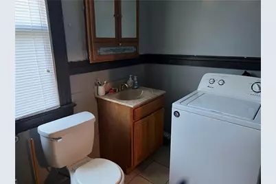 374 Harrison St, Sharon, PA 16146 - Photo 9