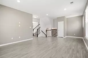2405 Pointe View Dr, Adams Township, PA 16046 - Photo 5