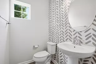 2405 Pointe View Dr, Adams Township, PA 16046 - Photo 13