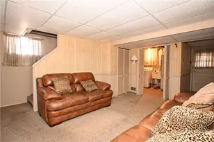 5015 Elmwood Dr, Pittsburgh, PA 15227 - Photo 35