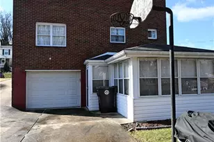 5015 Elmwood Dr, Pittsburgh, PA 15227 - Photo 11