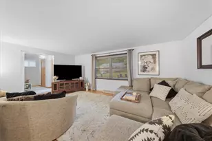 1015 Evergreen Dr, Pittsburgh, PA 15235 - Photo 7