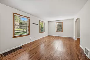 274 S Oakdale Ave, Hermitage, PA 16148 - Photo 9