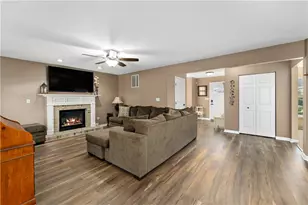 422 Sherwood Dr, Brighton Township, PA 15009 - Photo 3