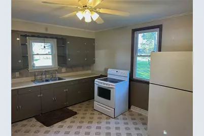 174 Chew St, Wayne Township, PA 16157 - Photo 9