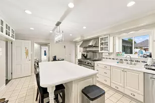 821 Jonathan Dr, Bethel Park, PA 15102 - Photo 9