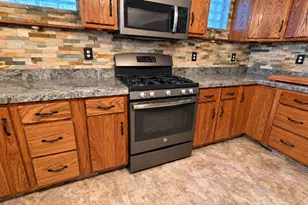 223 Elm St, Vandergrift, PA 15629 - Photo 7