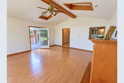 321 Comanche Dr, Rostraver, PA 15012 - Photo 3