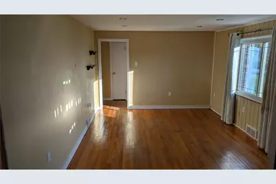 613 Chessbriar Dr, Bethel Park, PA 15102 - Photo 5