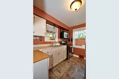 2403 Longcrest Ave, Bethel Park, PA 15102 - Photo 23
