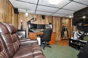 2403 Longcrest Ave, Bethel Park, PA 15102 - Photo 33