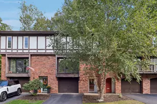 456 Allenberry Dr, Ross Twp, PA 15237 - Photo 1