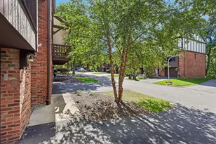 456 Allenberry Dr, Ross Twp, PA 15237 - Photo 3