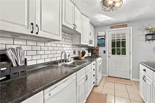 3098 Countryside Dr, Pittsburgh, PA 15101 - Photo 15