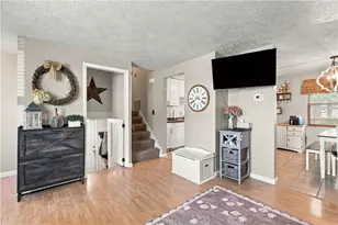 3098 Countryside Dr, Pittsburgh, PA 15101 - Photo 9