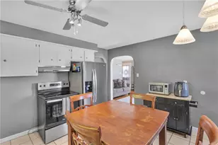 136 N Hazen Ave, Ellwood City, PA 16117 - Photo 9