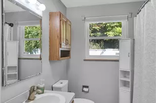 136 N Hazen Ave, Ellwood City, PA 16117 - Photo 11