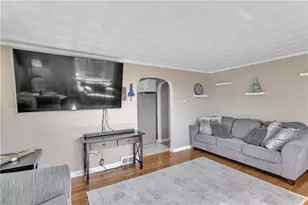 136 N Hazen Ave, Ellwood City, PA 16117 - Photo 5