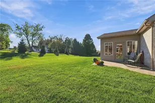 512 Birchwood Ct, Unity Township, PA 15650 - Photo 3