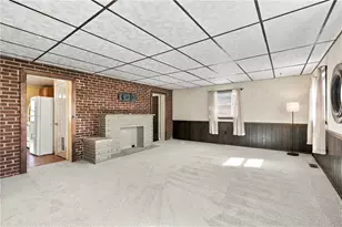 1170 Grandview Dr, Bethel Park, PA 15102 - Photo 11