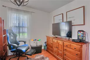 727 Pershing St, Ellwood City, PA 16117 - Photo 23