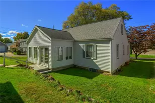 727 Pershing St, Ellwood City, PA 16117 - Photo 7