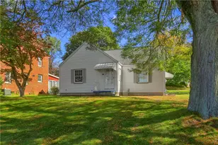 727 Pershing St, Ellwood City, PA 16117 - Photo 1