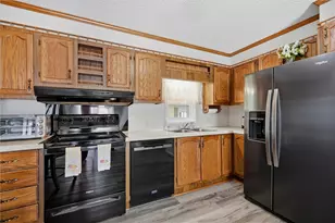 609 Lark Ln, Washington Township, PA 15613 - Photo 7