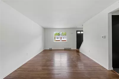 721 Sara Ln, Pittsburgh, PA 15147 - Photo 3