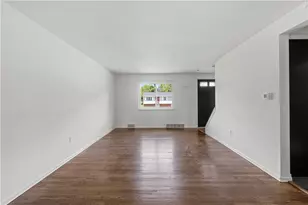 721 Sara Ln, Pittsburgh, PA 15147 - Photo 3