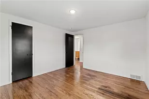 721 Sara Ln, Pittsburgh, PA 15147 - Photo 21