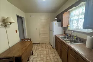 1502 Pennsylvania Ave, West Mifflin, PA 15122 - Photo 9