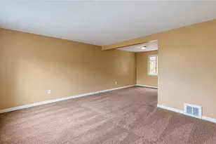 2022 Lindsay Rd, Blackridge, PA 15221 - Photo 5