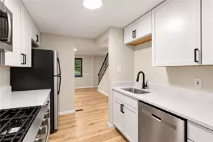 129 Lily Dr, Pittsburgh, PA 15116 - Photo 13
