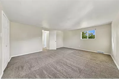 332 Bryant Dr, Pittsburgh, PA 15235 - Photo 17