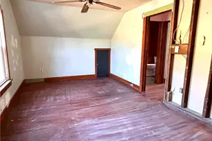 180 Grandview Ave, White Township, PA 15701 - Photo 17