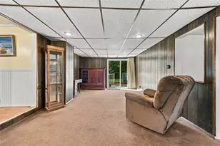 122 Brittner Cir, Jackson Township, PA 16063 - Photo 7