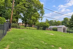 210 Sunny Dr, Pittsburgh, PA 15236 - Photo 23