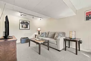 700 Fruitwood Dr, Bethel Park, PA 15102 - Photo 25