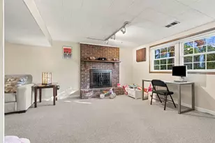 700 Fruitwood Dr, Bethel Park, PA 15102 - Photo 27