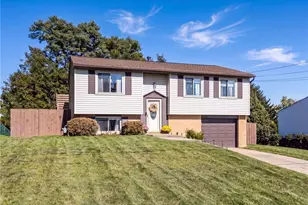 206 Win Rdg Dr, Moon/Crescent Twp, PA 15108 - Photo 3