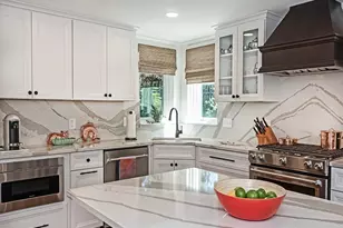 255 Connecting Rd, Pittsburgh, PA 15228 - Photo 9