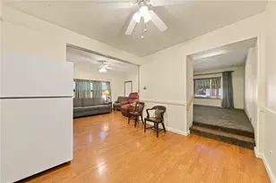 321 Center Ave, Pitcairn, PA 15140 - Photo 13