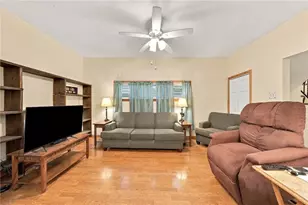 321 Center Ave, Pitcairn, PA 15140 - Photo 9